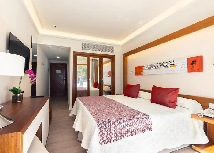 Hotel Hipotels La Geria 4*